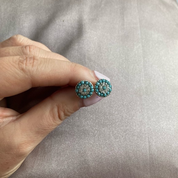 Powder blue earrings - Picture 3 of 4